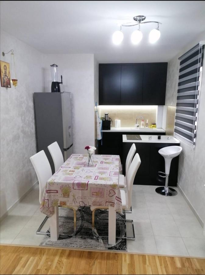 Nenadovic Apartman Obrenovac  Esterno foto