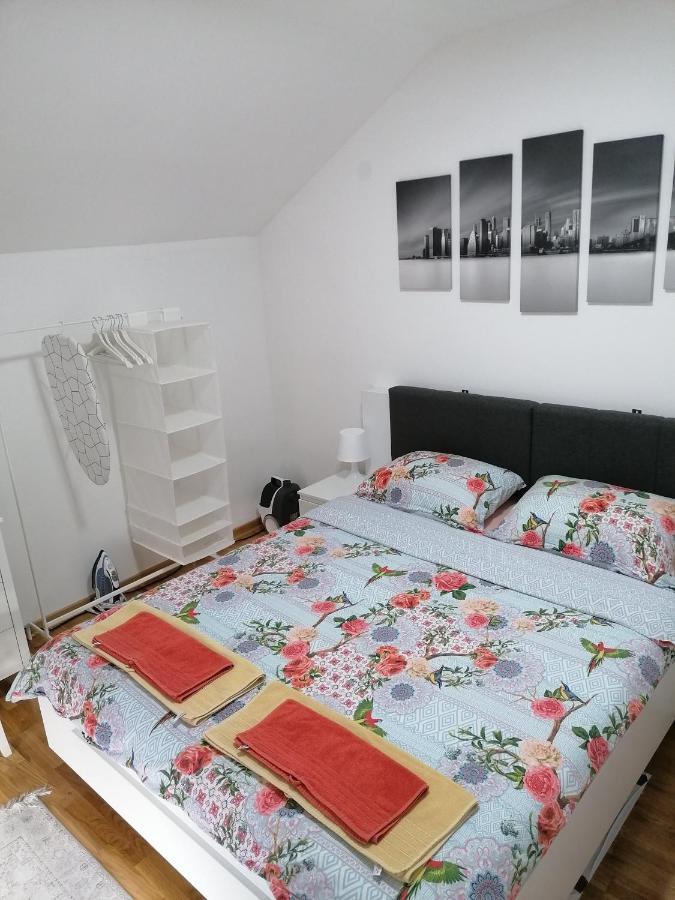 Nenadovic Apartman Obrenovac  Esterno foto