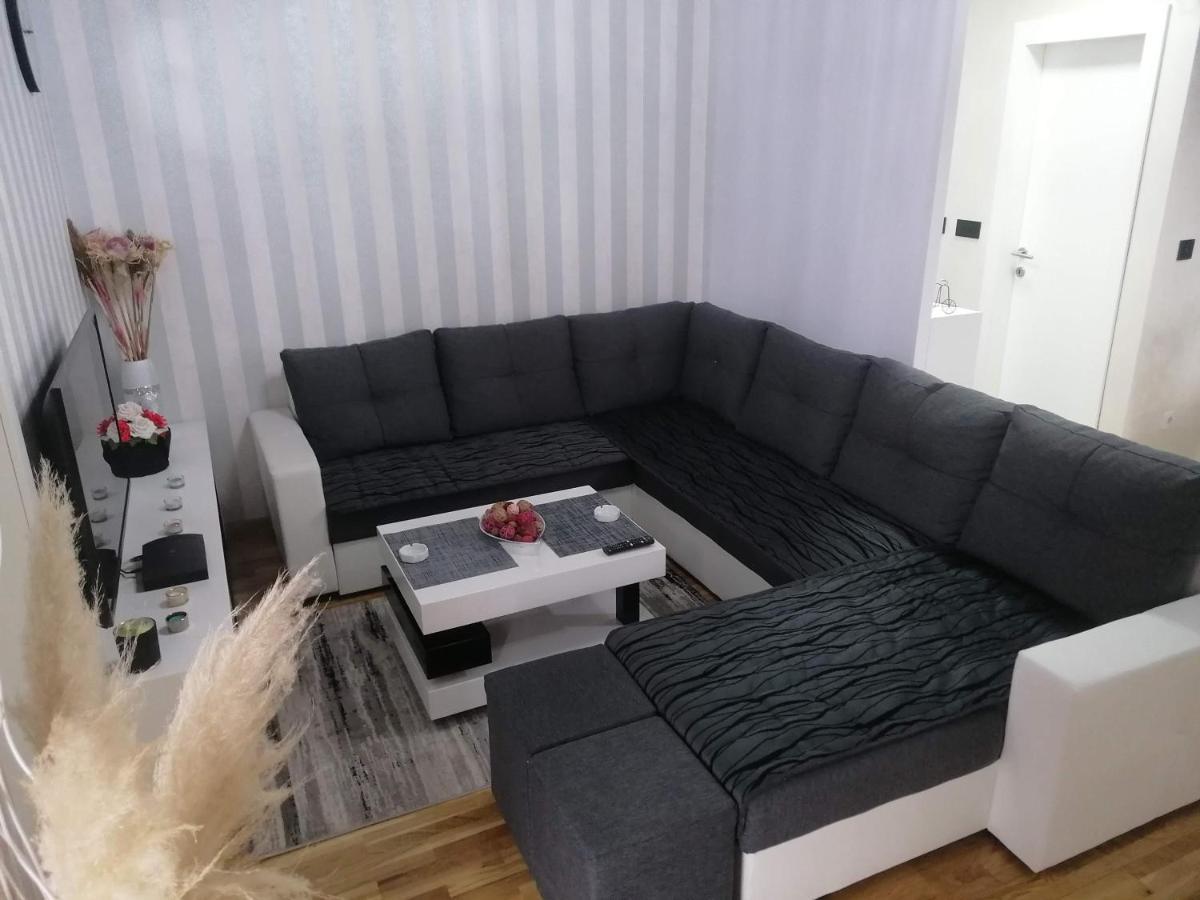 Nenadovic Apartman Obrenovac  Esterno foto